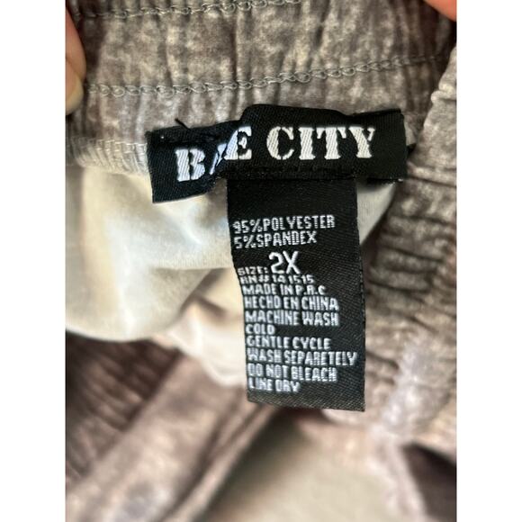 BAE CITY Joggers Women’s 2X Gray Gold Accent Soft Stretch Lounge - Picture 4 of 4